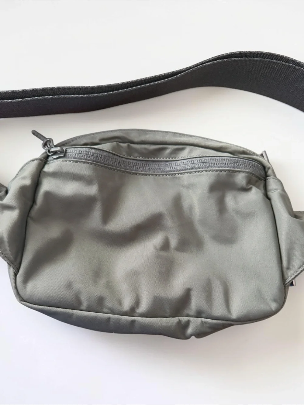 Lululemon Everywhere Belt Bag 2L Grey Sage Crossbody Waist Bag O/S EUC - Picture 3 of 10